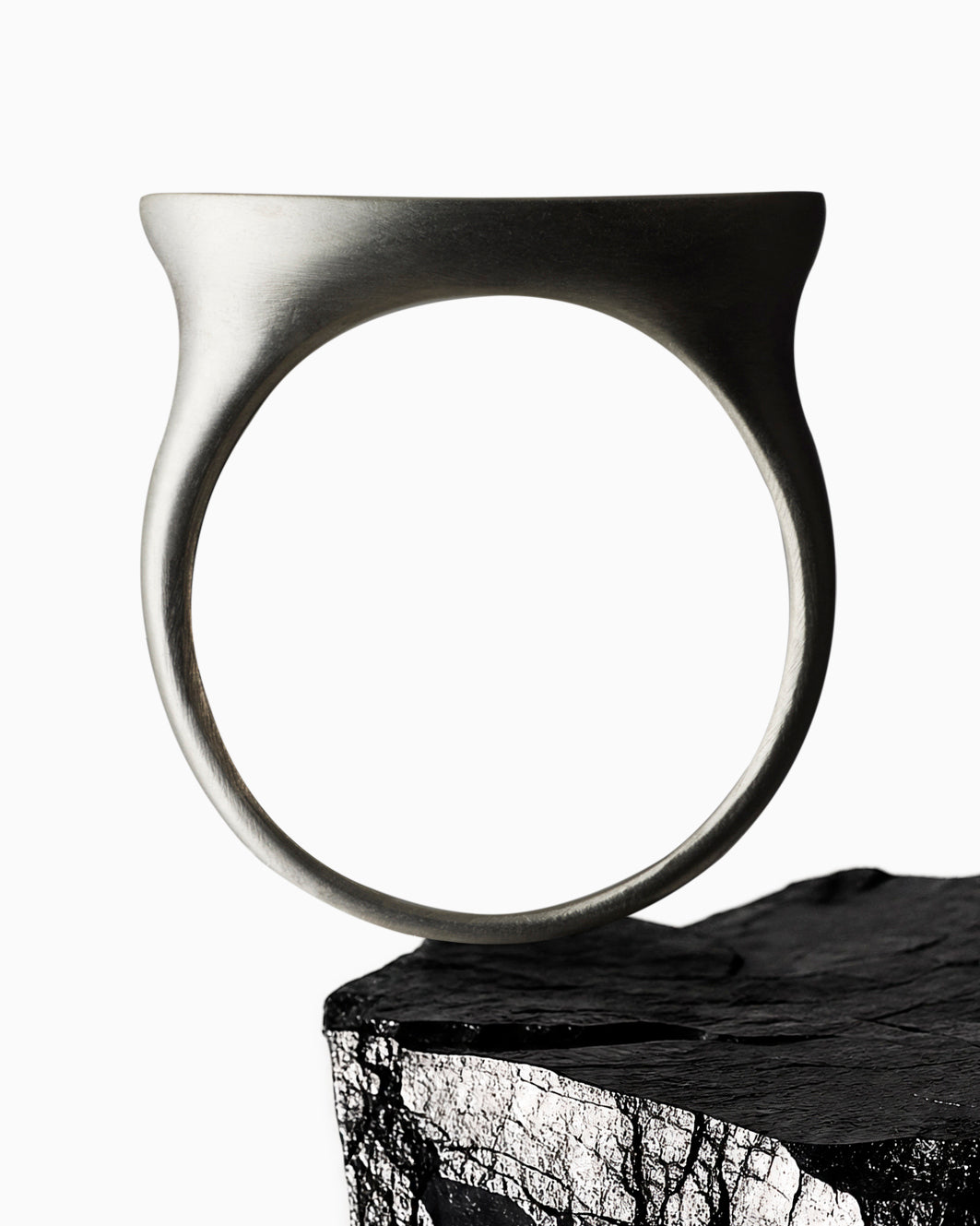 Recurve Ring Oval